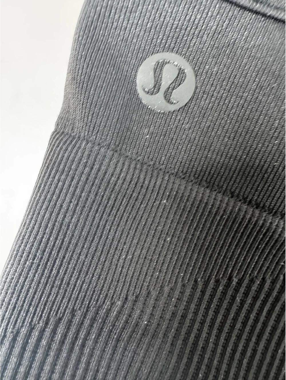 Lululemon Womens Size 6 Black Longline Sports Bra Adjustable Straps Logo